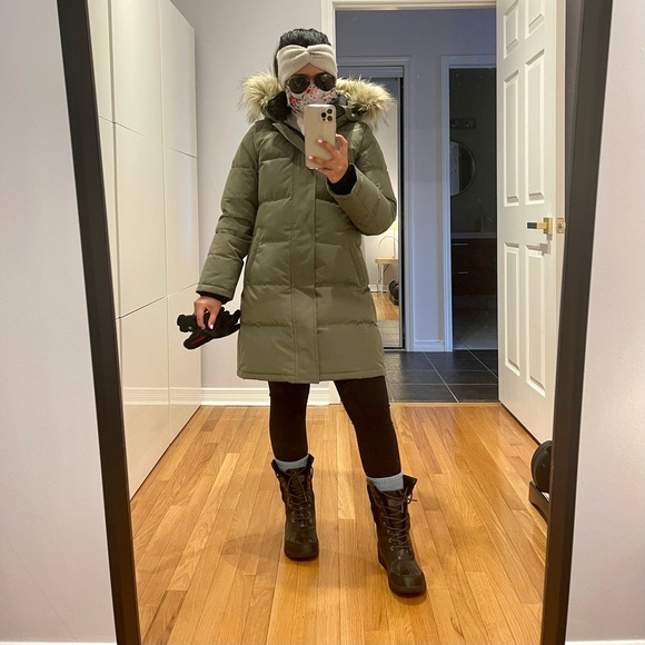 TNA aritzia powder parka gunmetal green - Picture 2 of 4